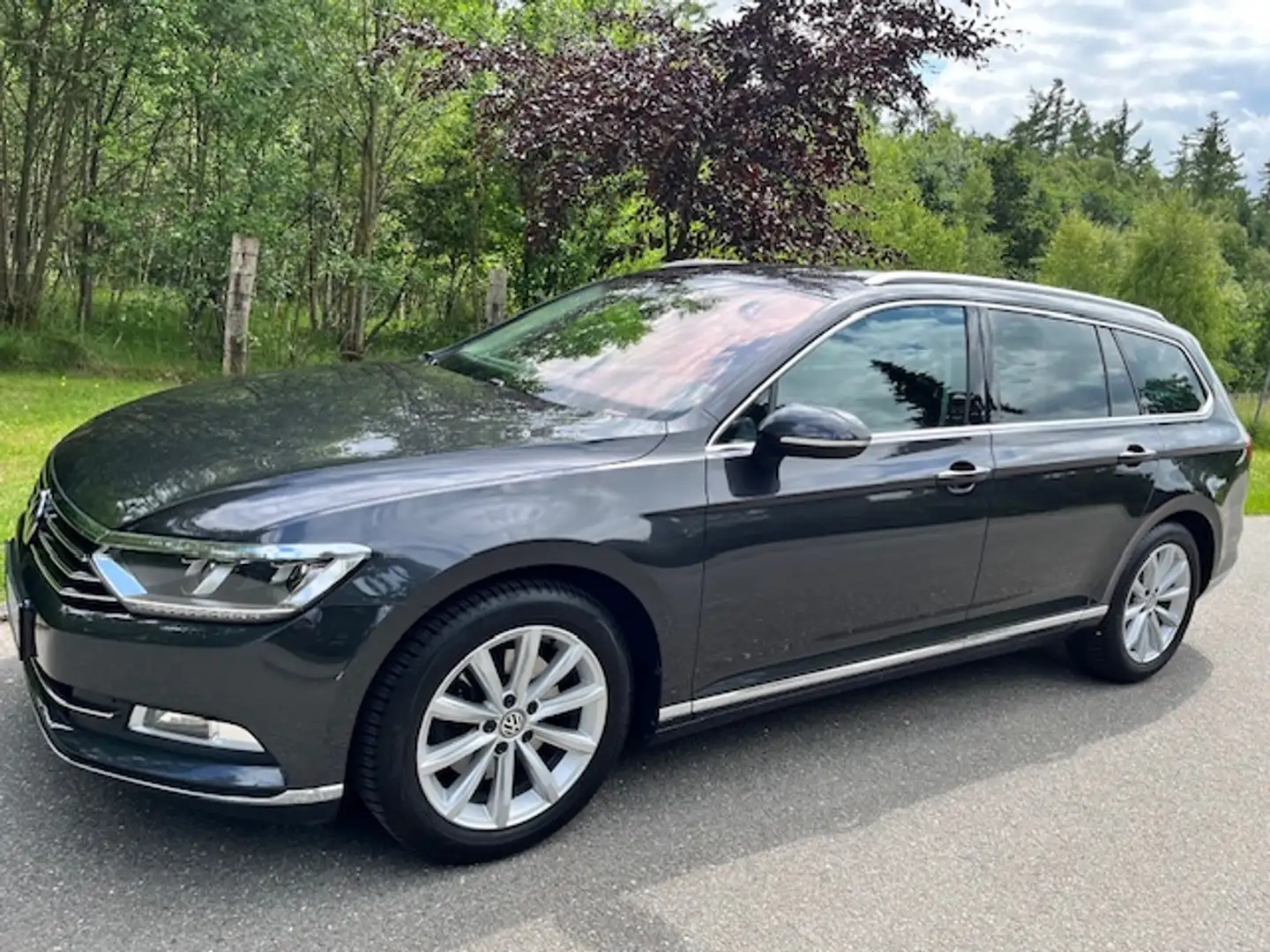 Volkswagen Passat Variant Passat Highline 1.5 TSI BMT DSG Vollausst. Ambie. Grau - 1