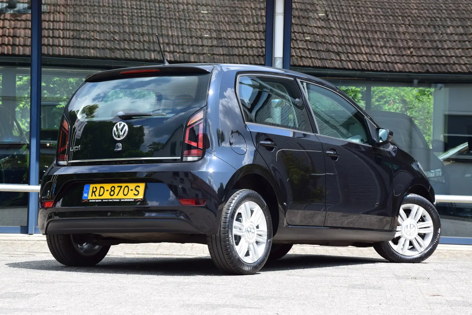 Volkswagen up! 1.0 BMT high up! 60PK | Org. NL | BOVAG Garantie | Zwart - 2