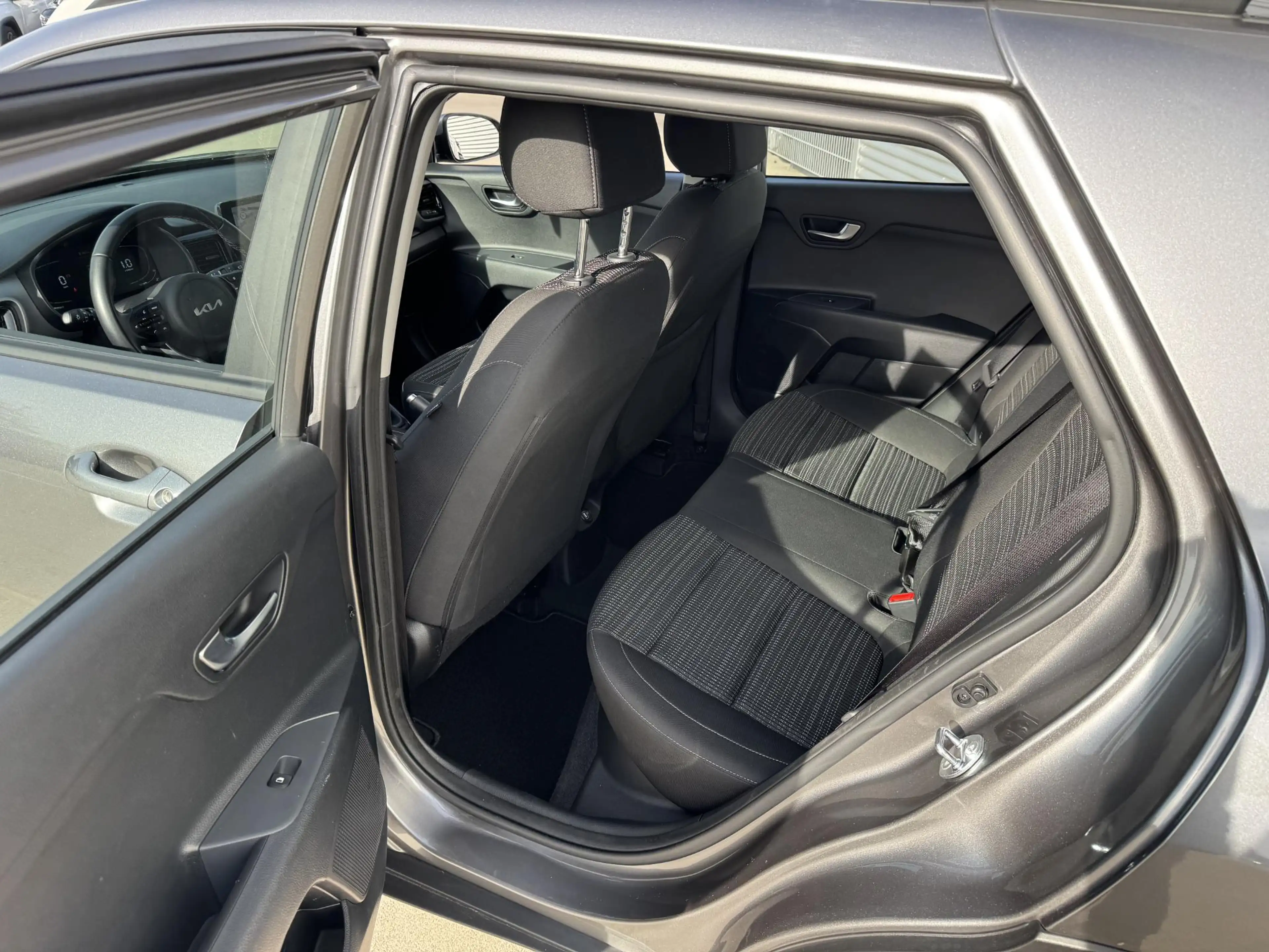 Kia Stonic 1.0 T-GDi MHEV DynamicLine Clima | Cruise | Navi | — photo 6