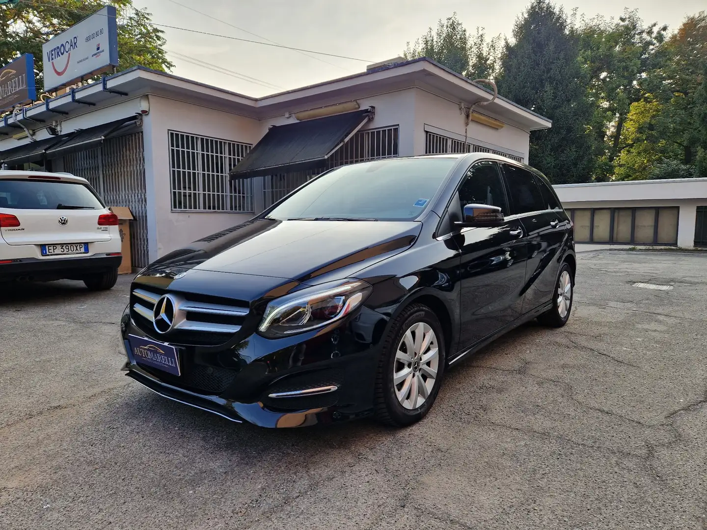 Mercedes-Benz B 180 d Sport Tech auto Zwart - 1