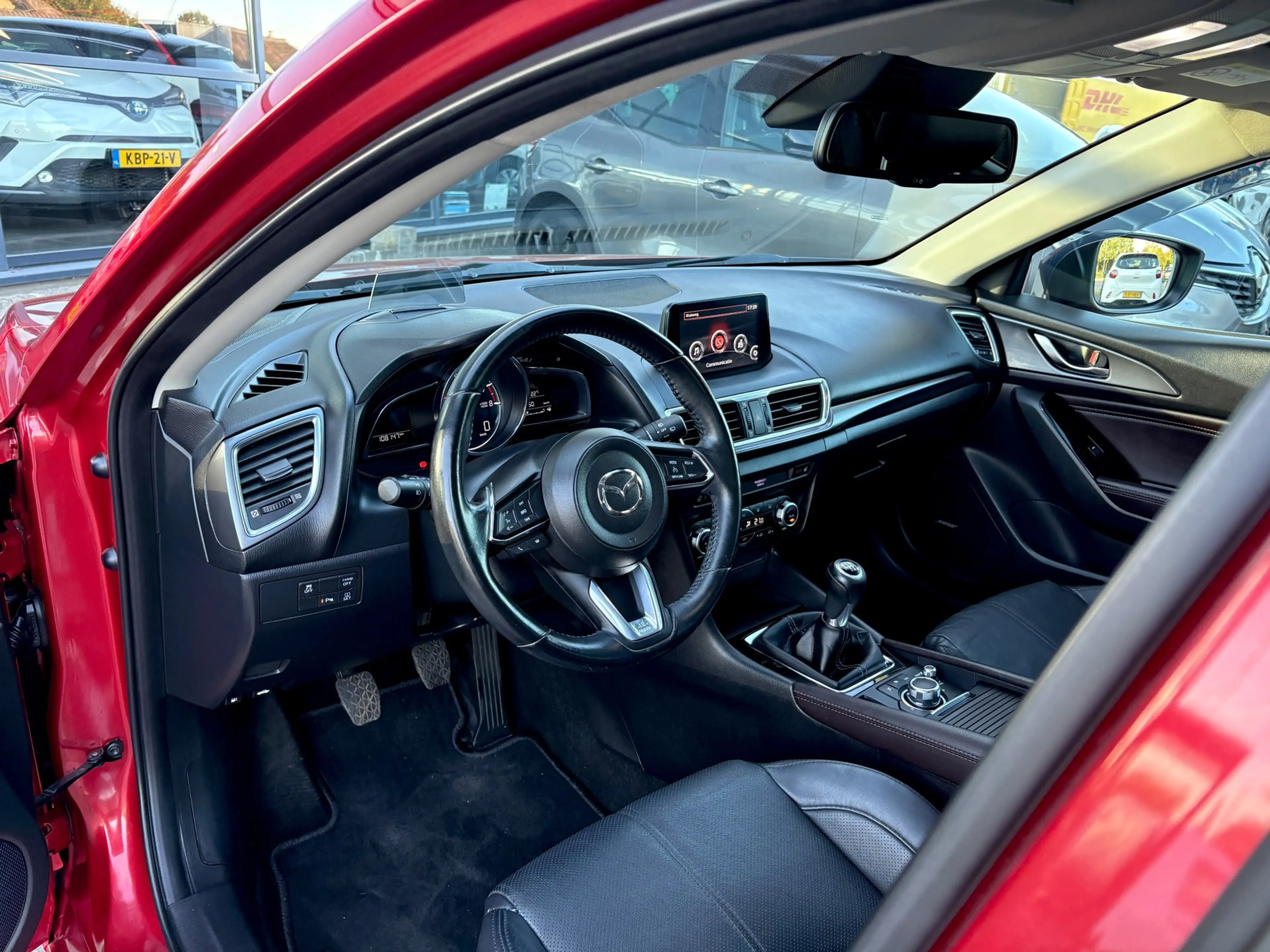 Mazda 3 2.0 SkyActiv-G 120 GT-M Leder, Apple Carplay, Stoe — photo 32