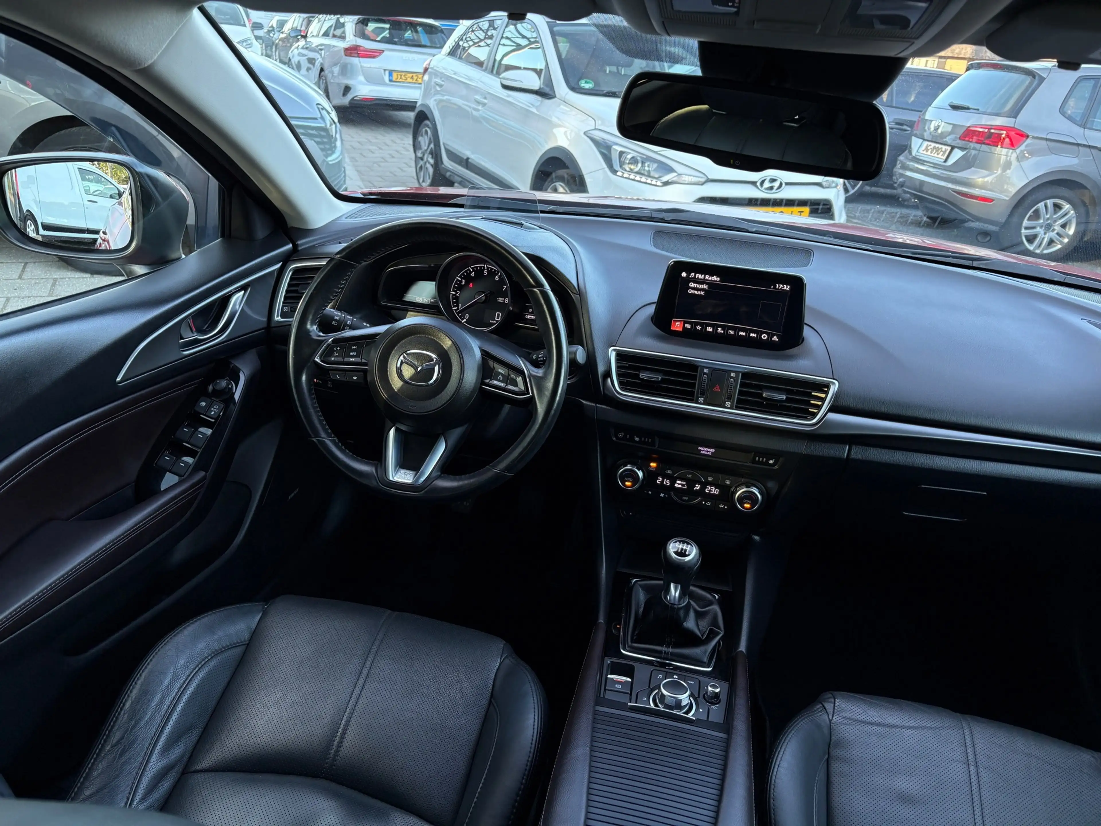 Mazda 3 2.0 SkyActiv-G 120 GT-M Leder, Apple Carplay, Stoe — photo 11