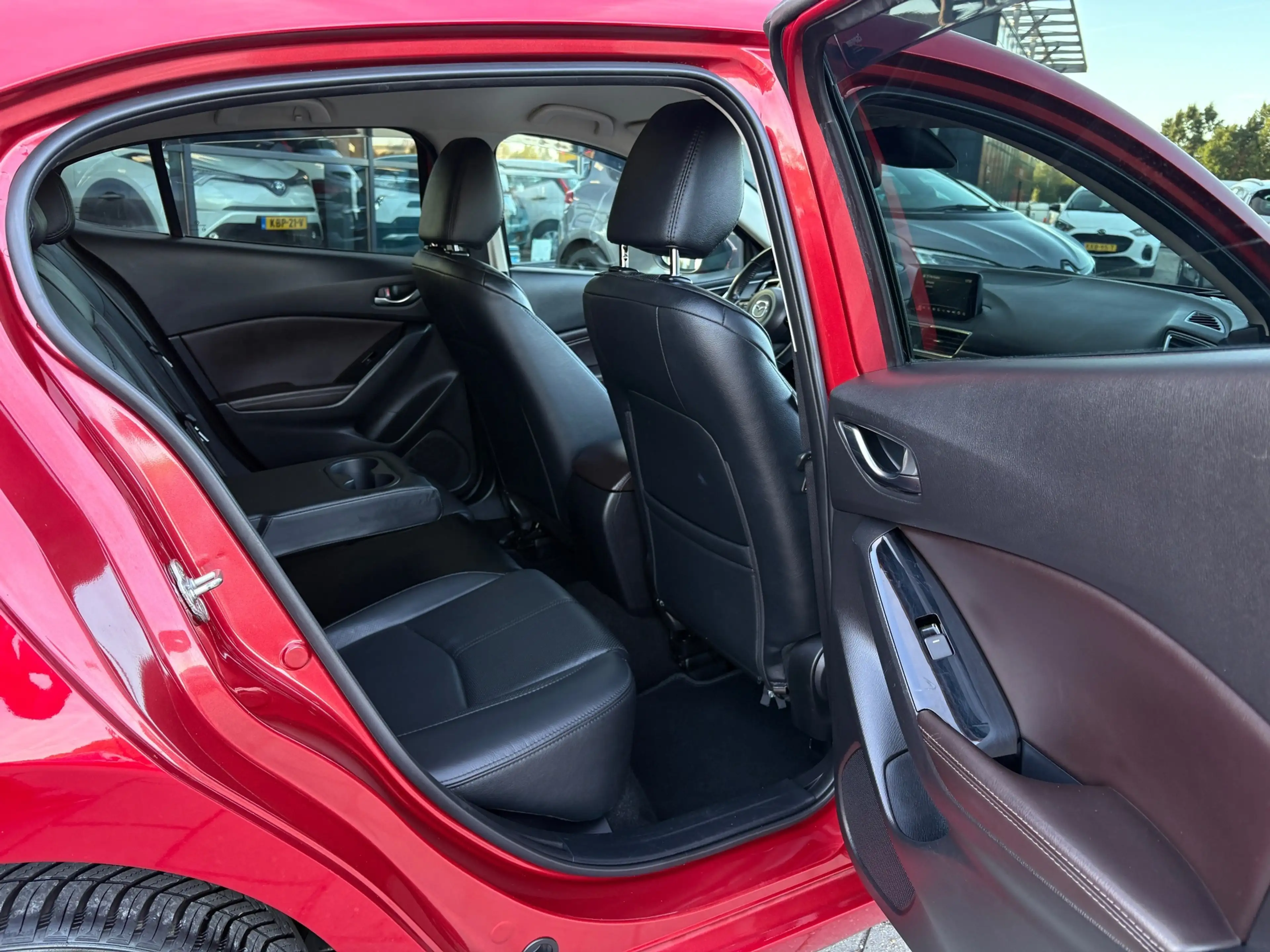 Mazda 3 2.0 SkyActiv-G 120 GT-M Leder, Apple Carplay, Stoe — photo 12