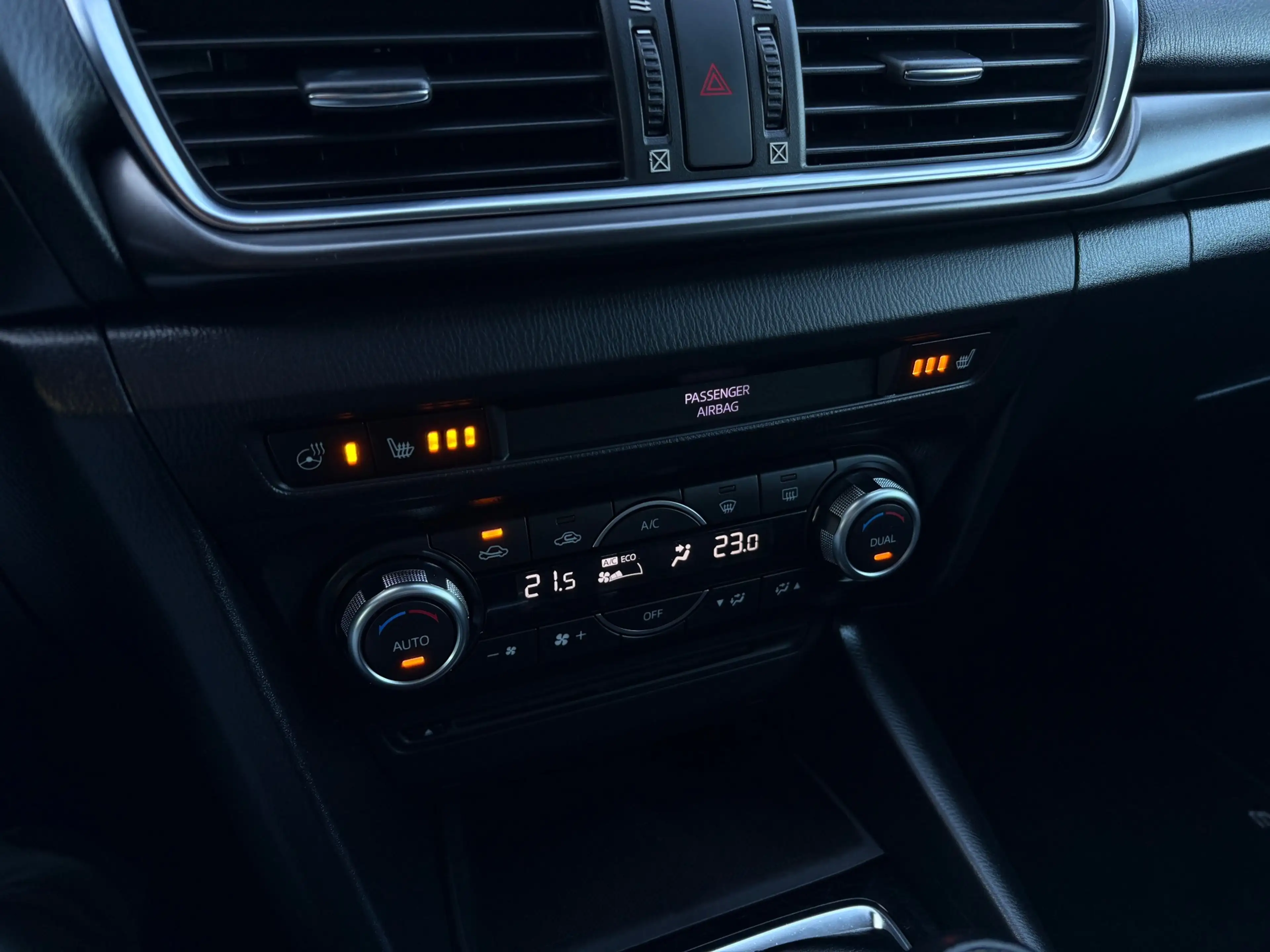 Mazda 3 2.0 SkyActiv-G 120 GT-M Leder, Apple Carplay, Stoe — photo 15