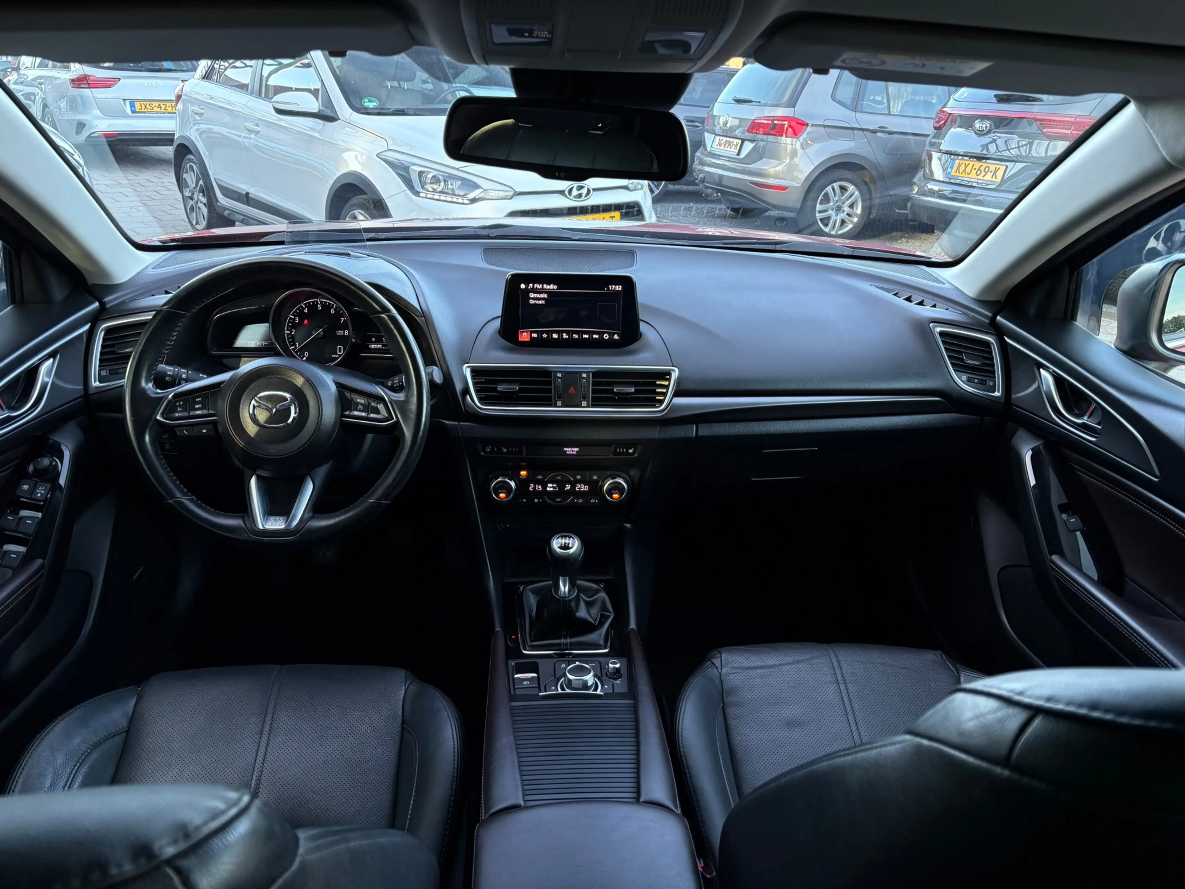 Mazda 3 2.0 SkyActiv-G 120 GT-M Leder, Apple Carplay, Stoe — photo 10