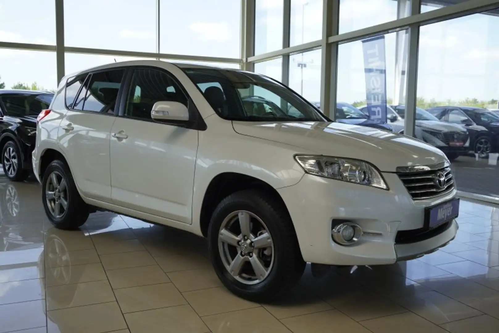 Toyota RAV 4 2.0 158PS 4x4 Navi/8*Alu/Kamera/Leder/Sitzhz. Weiß - 1