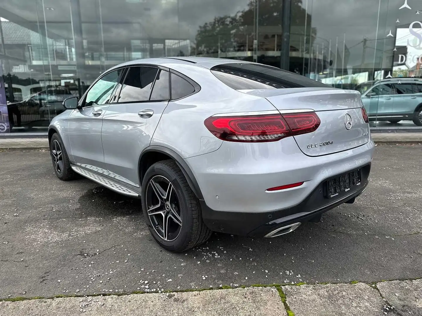 Mercedes-Benz GLC 200 d 4MATIC Coupé Argintiu - 2