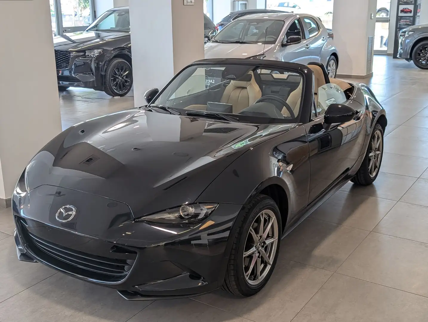 Mazda MX-5 1.5L Skyactiv-G Kazari Nero - 1