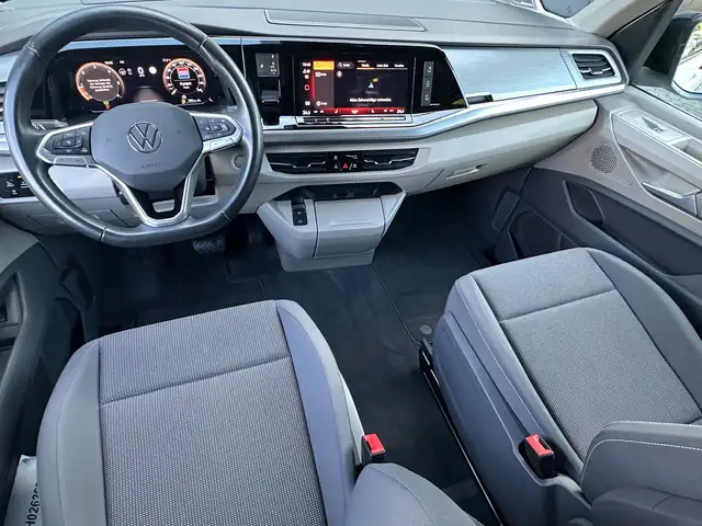 Volkswagen Multivan view 10