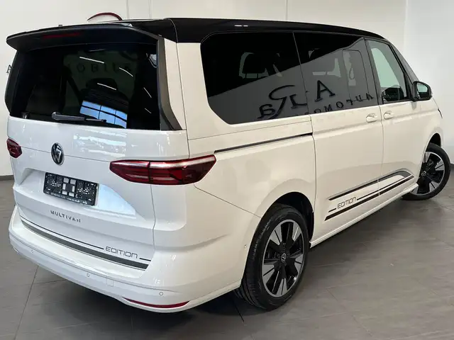 Volkswagen Multivan view 4