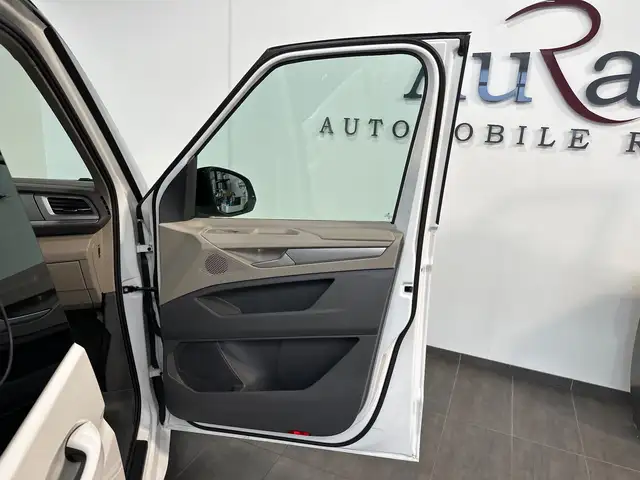 Volkswagen Multivan view 7
