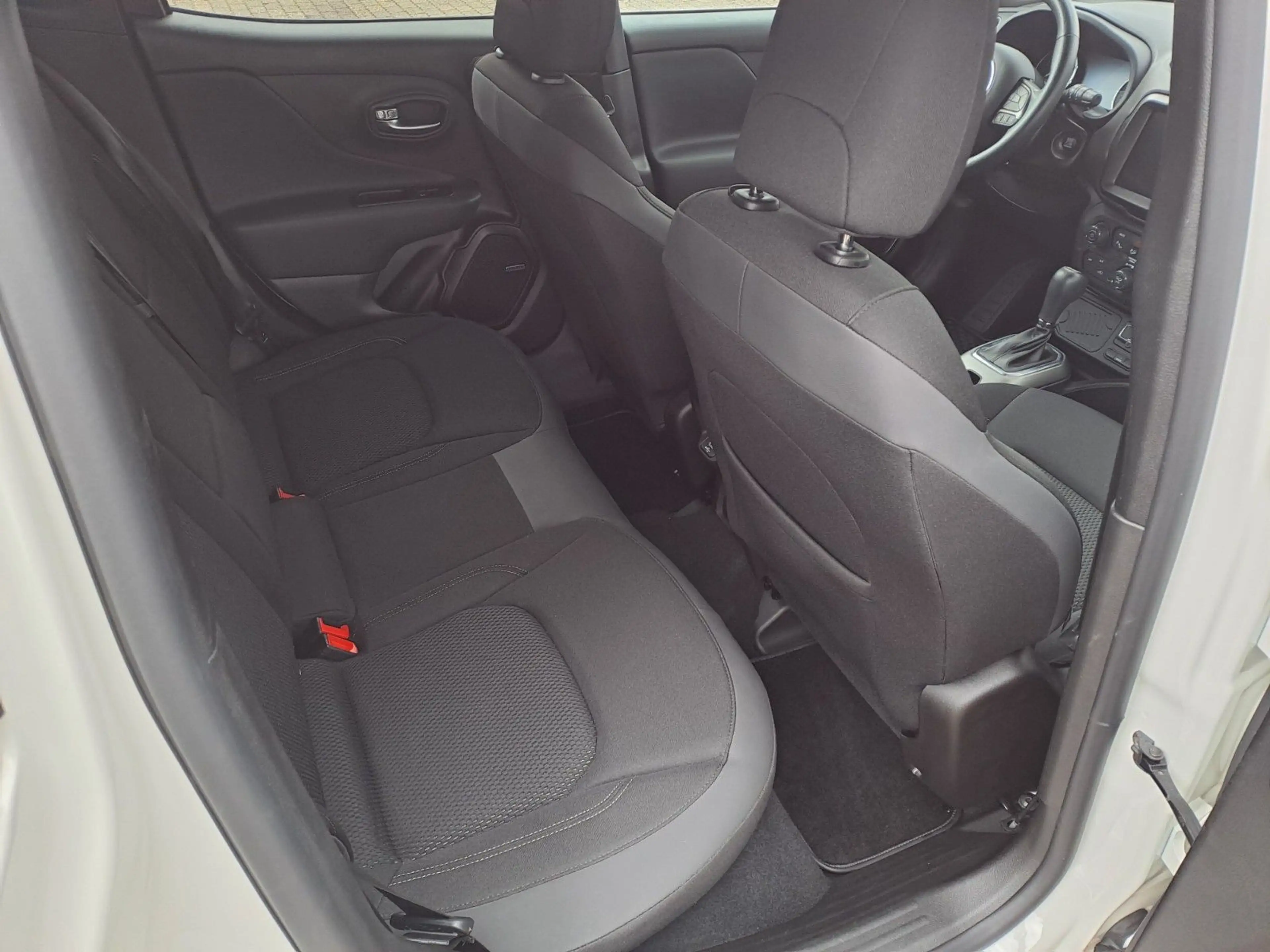 Jeep Renegade S FWD*NAVI*KEY.GO*LED*V.ZEICH.ERK.SPURH — photo 12