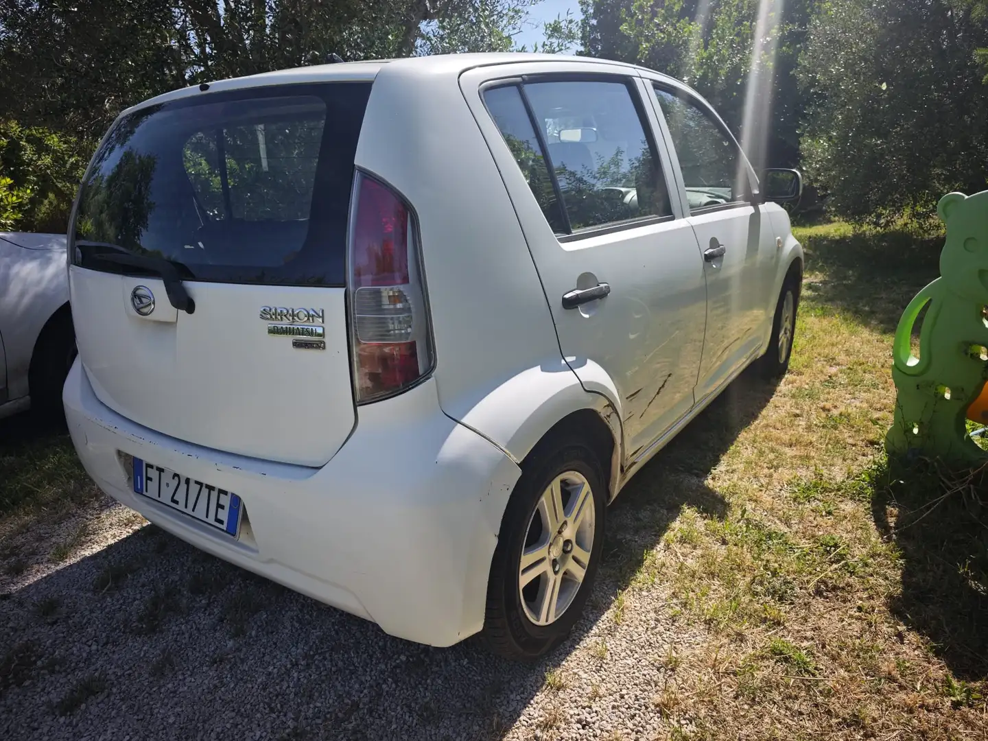 Daihatsu Sirion Sirion 1.0 Hiro Білий - 2