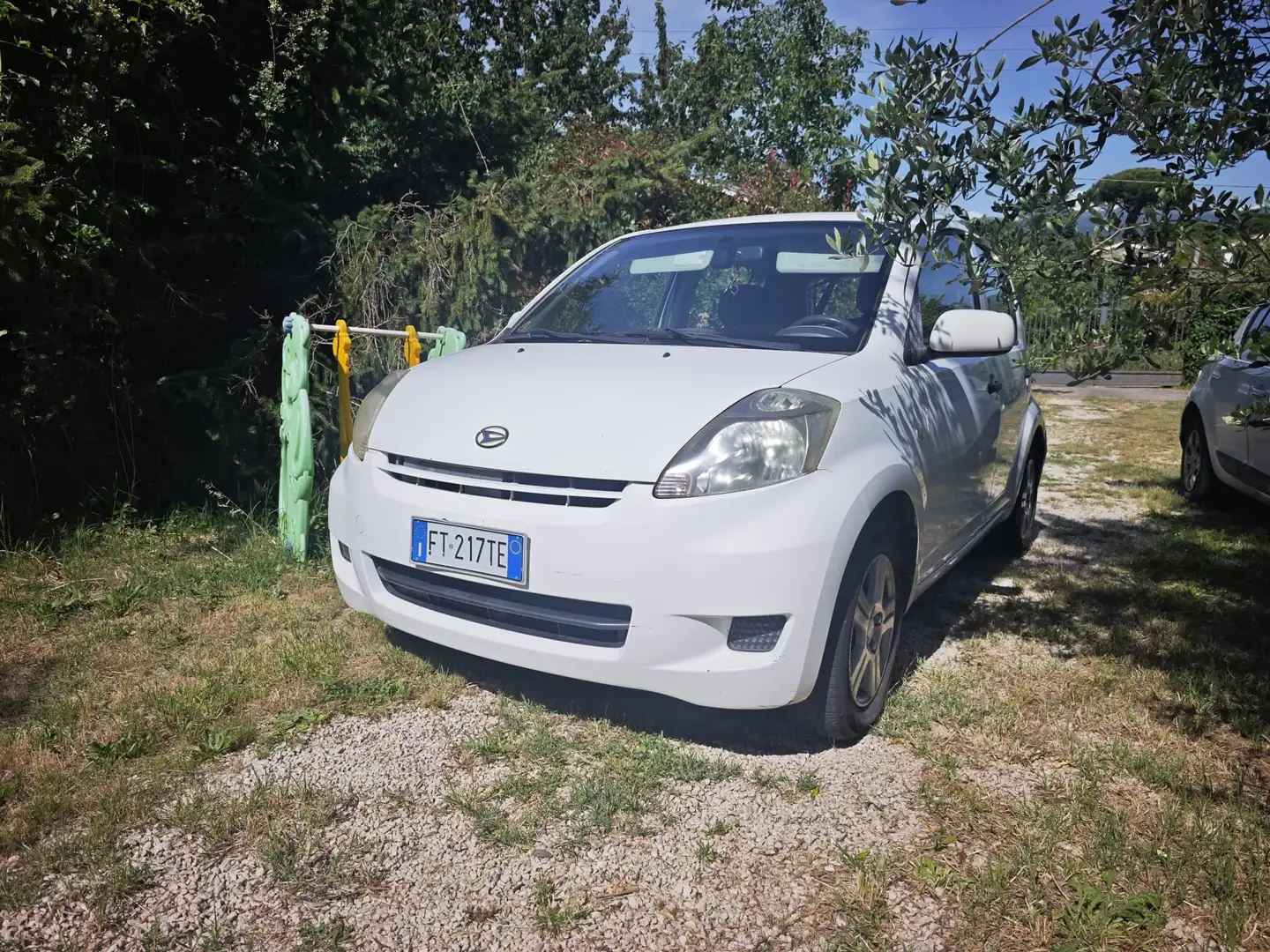 Daihatsu Sirion Sirion 1.0 Hiro Білий - 1