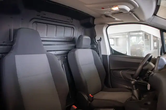 Peugeot Partner view 9