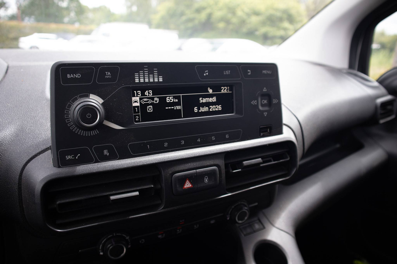 Peugeot Partner 1.5, LICHTE VRACHT, AIRCO, RADIO, BLUETOOTH, TREKHAAK — photo 12