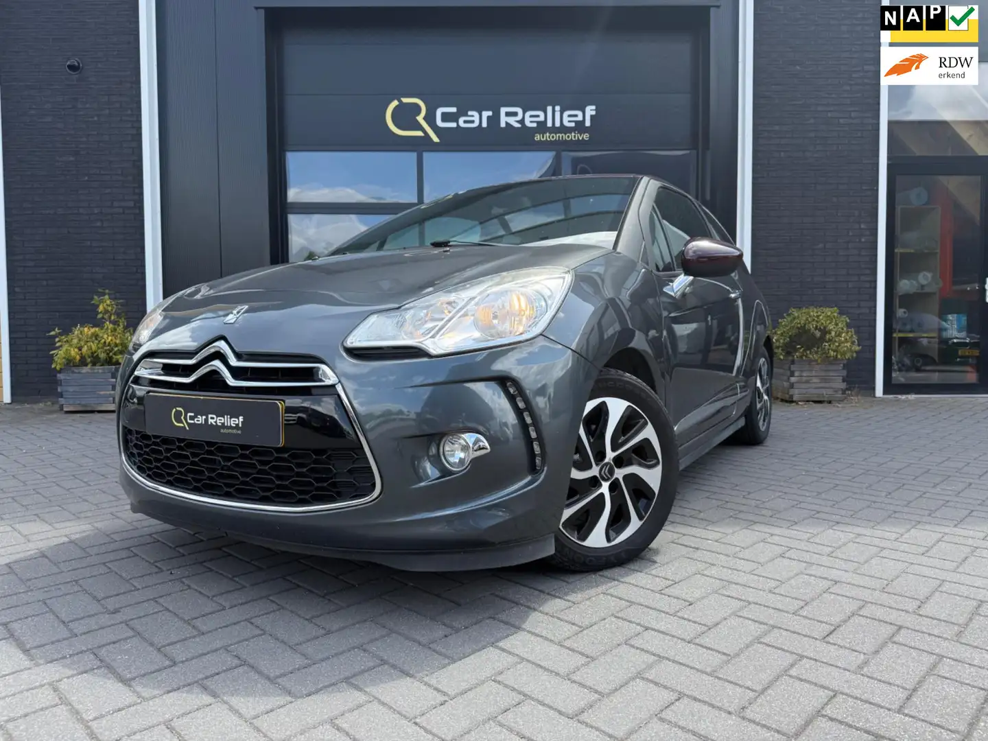 Citroen DS3 1.6 e-HDi So Chic, Parkeersensoren, Navigatie, Air Gris - 1