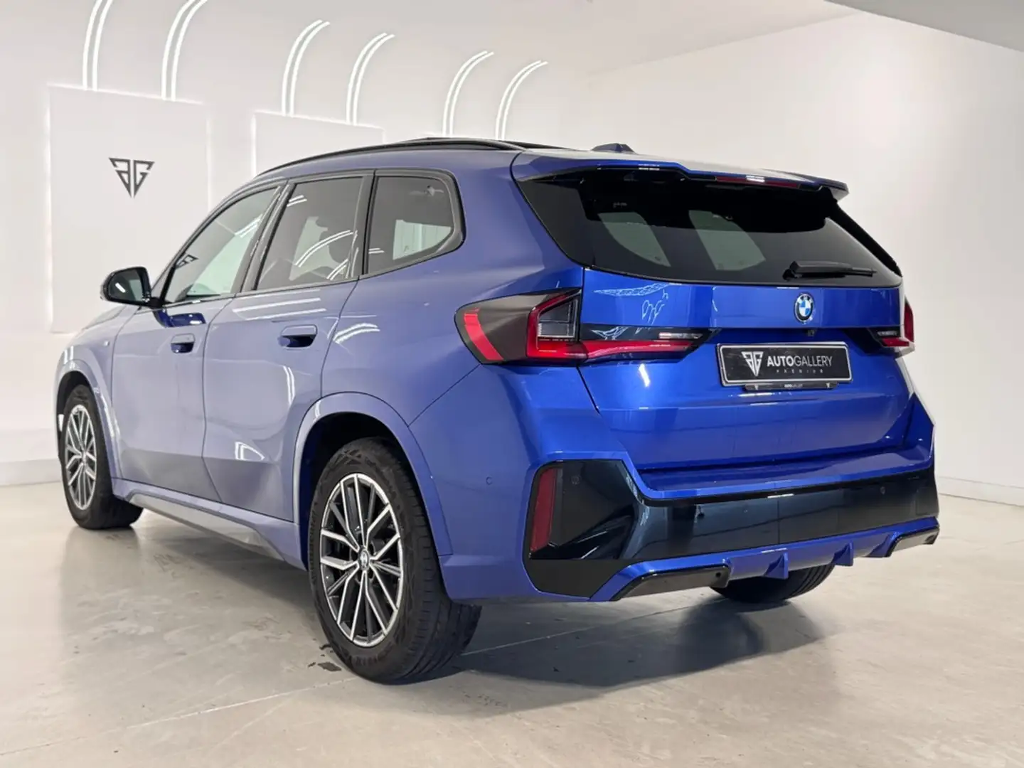 BMW X1 sDrive 18dA M Sport Azul - 2