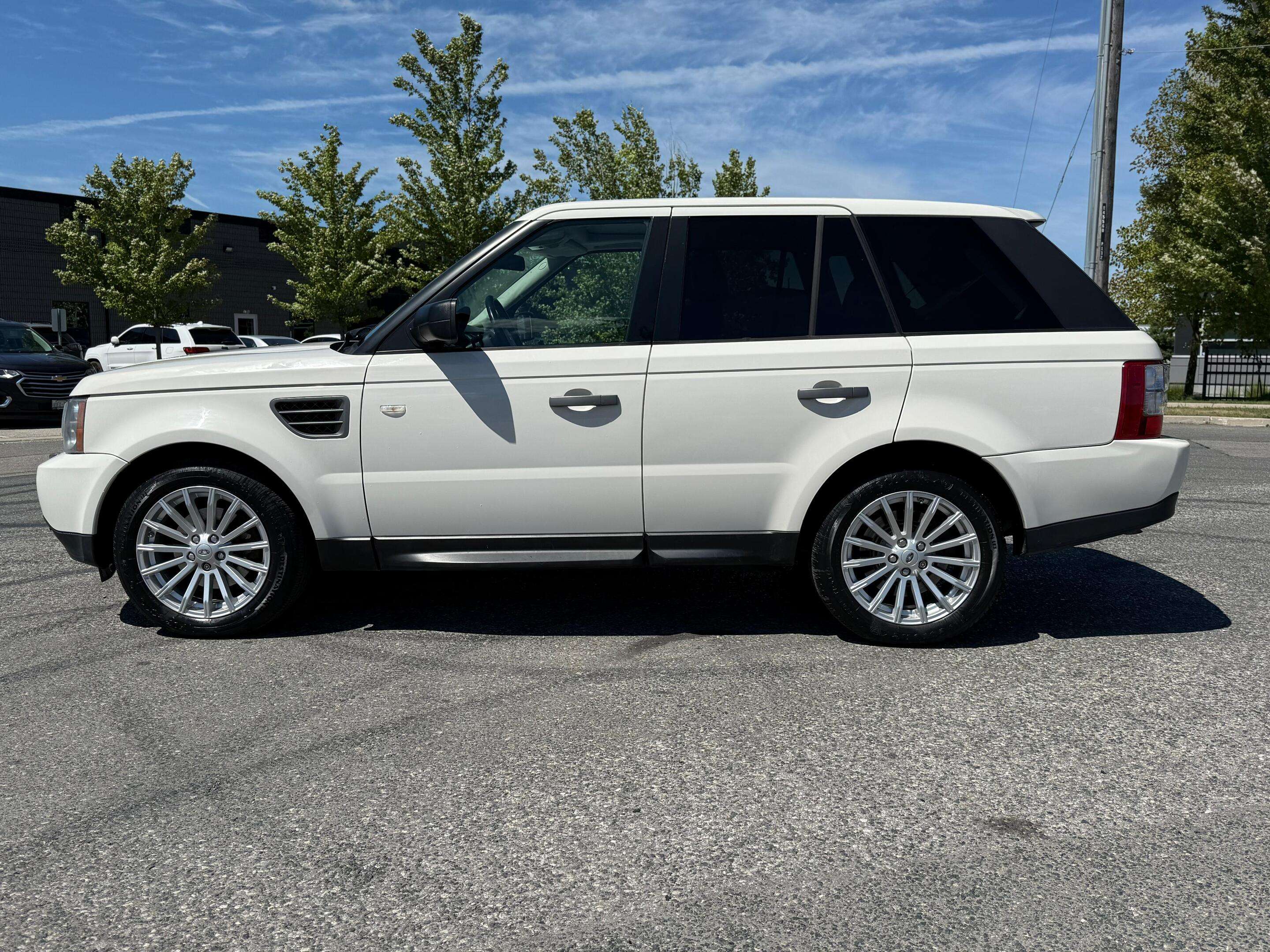 2009 Land Rover Range Rover Sport 4WD 4dr HSE alt 2
