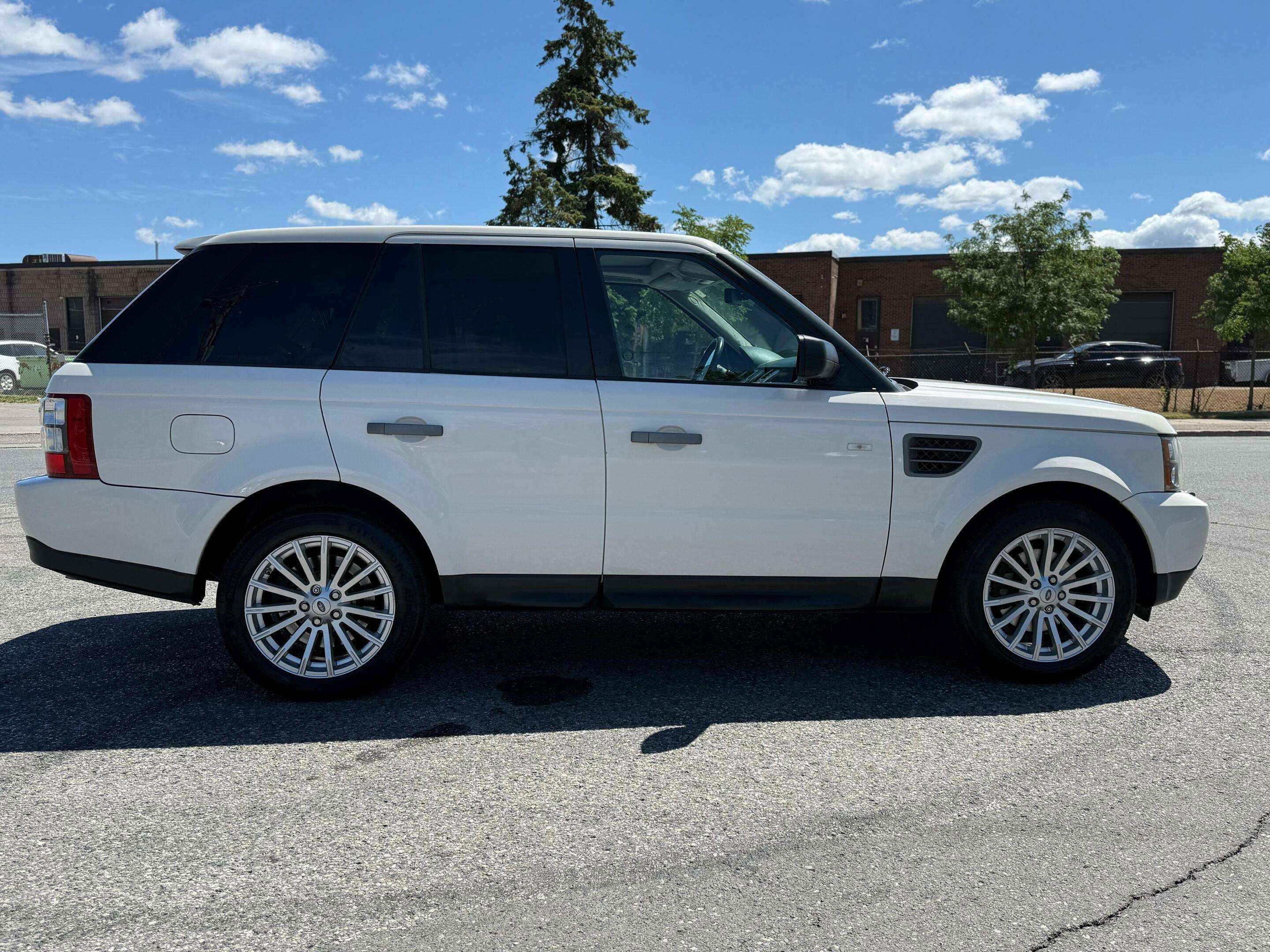2009 Land Rover Range Rover Sport 4WD 4dr HSE thumb 9