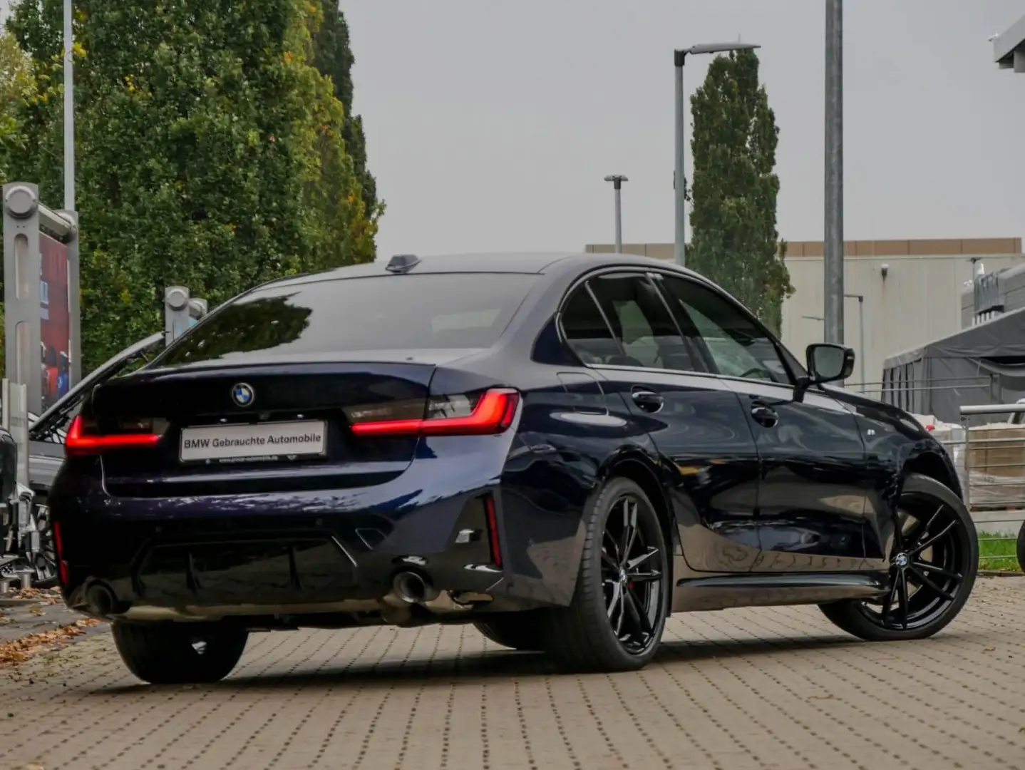 BMW 330 i M Sport Pro ACC RFK LM Blau - 2