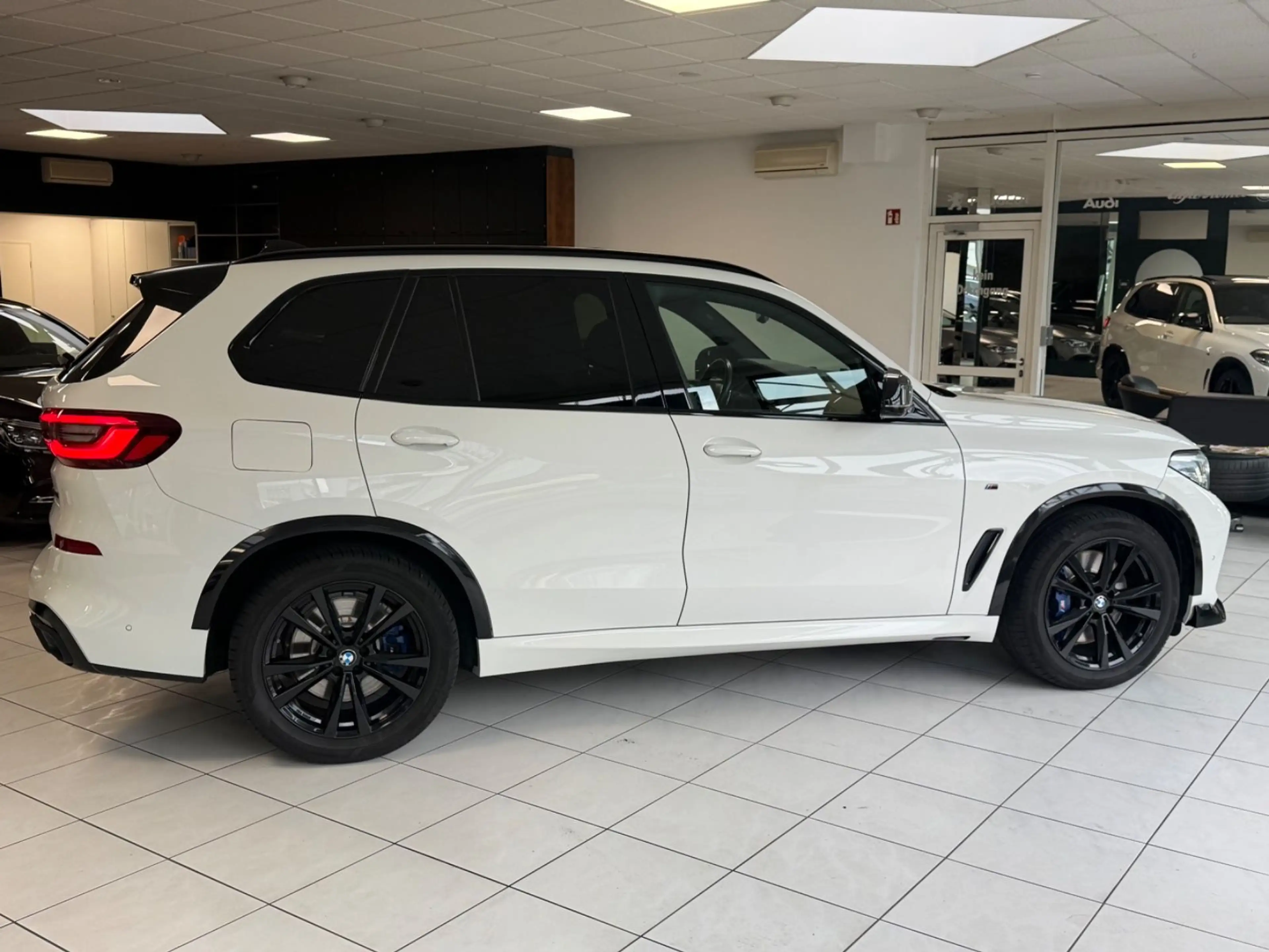 BMW X5 xDrive30d M Sport 7-Sitzer Luft Pano LED MwSt — photo 4