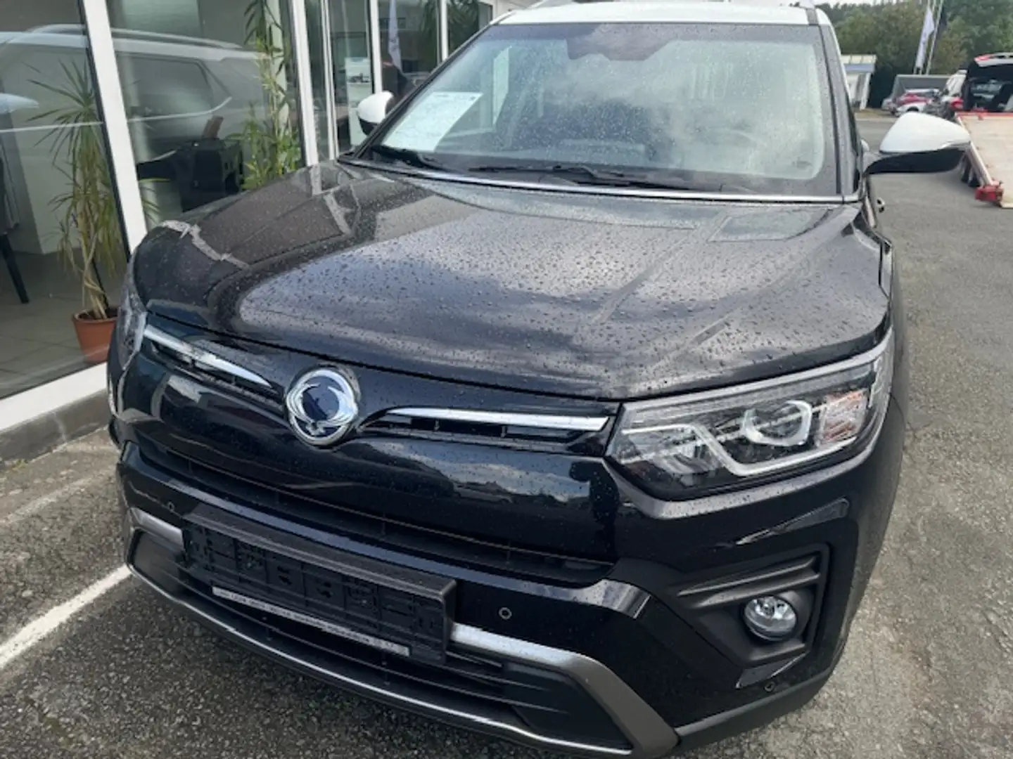 SsangYong Tivoli Negro - 2