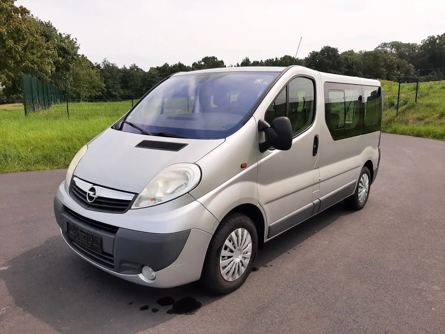 Opel Vivaro 2.0 CDTi, Klima, 2.Hand,AHZV Srebrny - 1