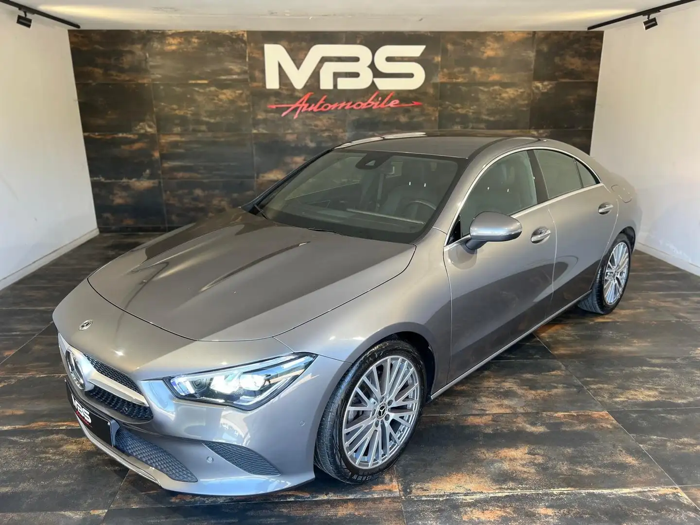 Mercedes-Benz CLA 180 d * CAMÉRA * CLIM-BIZONE * CUIRE * GPS *CARPLAY Grijs - 2
