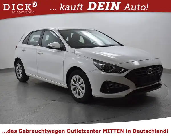 Hyundai i30 1.6d Select GEPFLEGT+KLIMA+PDC+MFL+TEMP+DAB