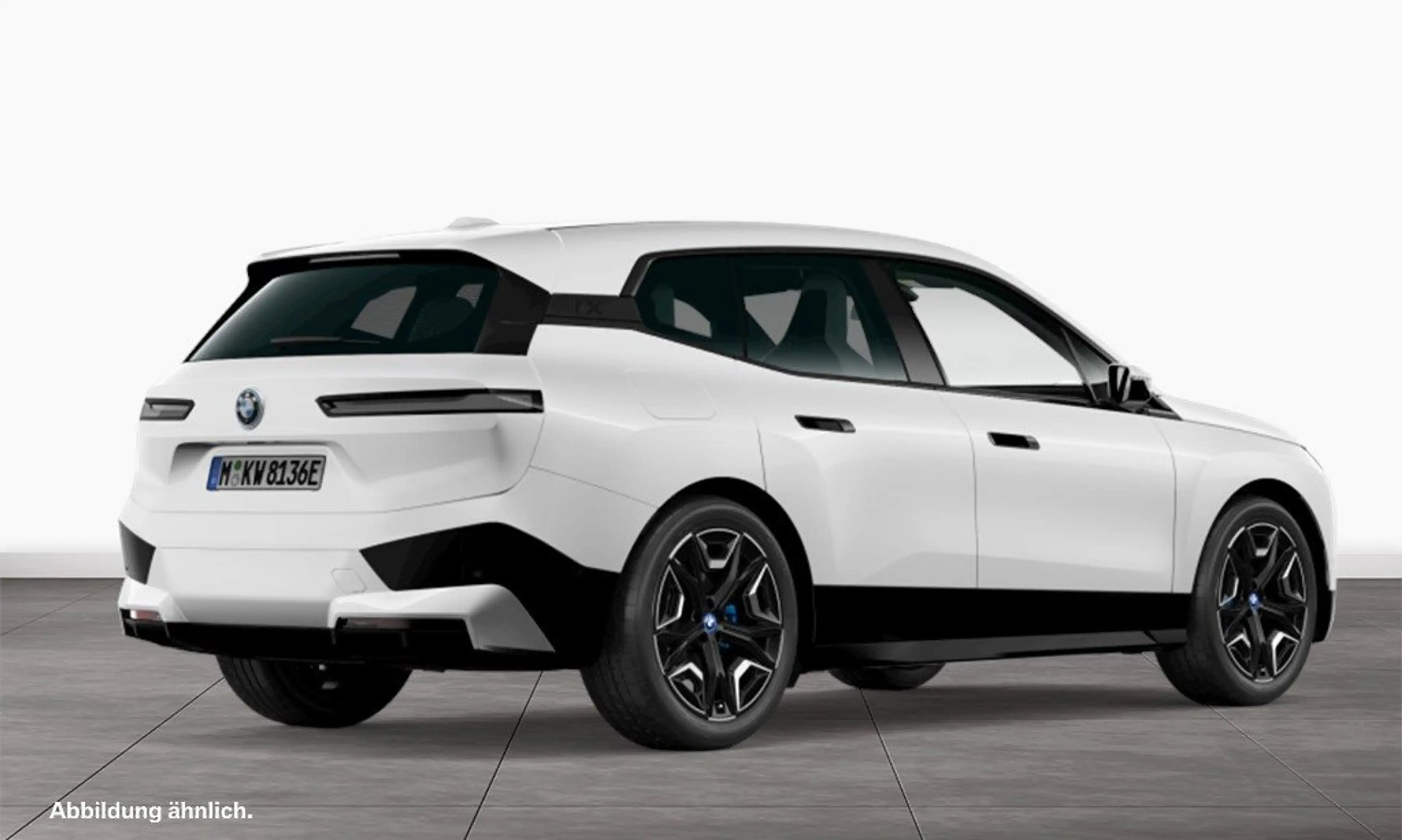 BMW iX xDrive40 — photo 2