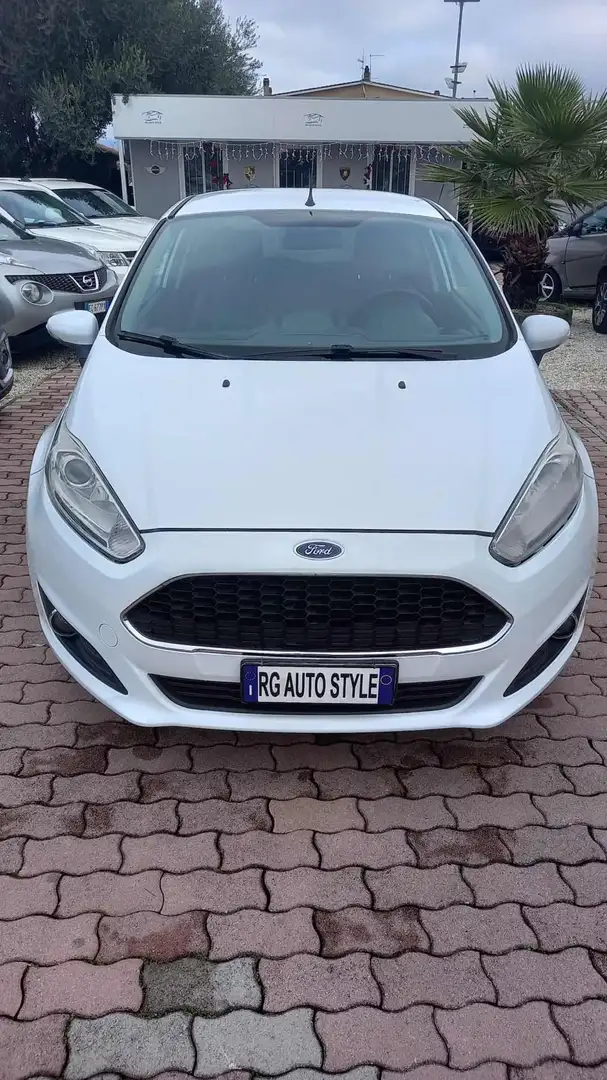 Ford Fiesta 1.5 TDCi 95CV 3 porte Titanium Blanc - 2