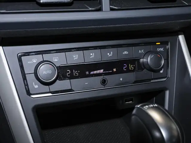 Volkswagen Polo view 10
