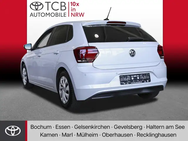 Volkswagen Polo view 2