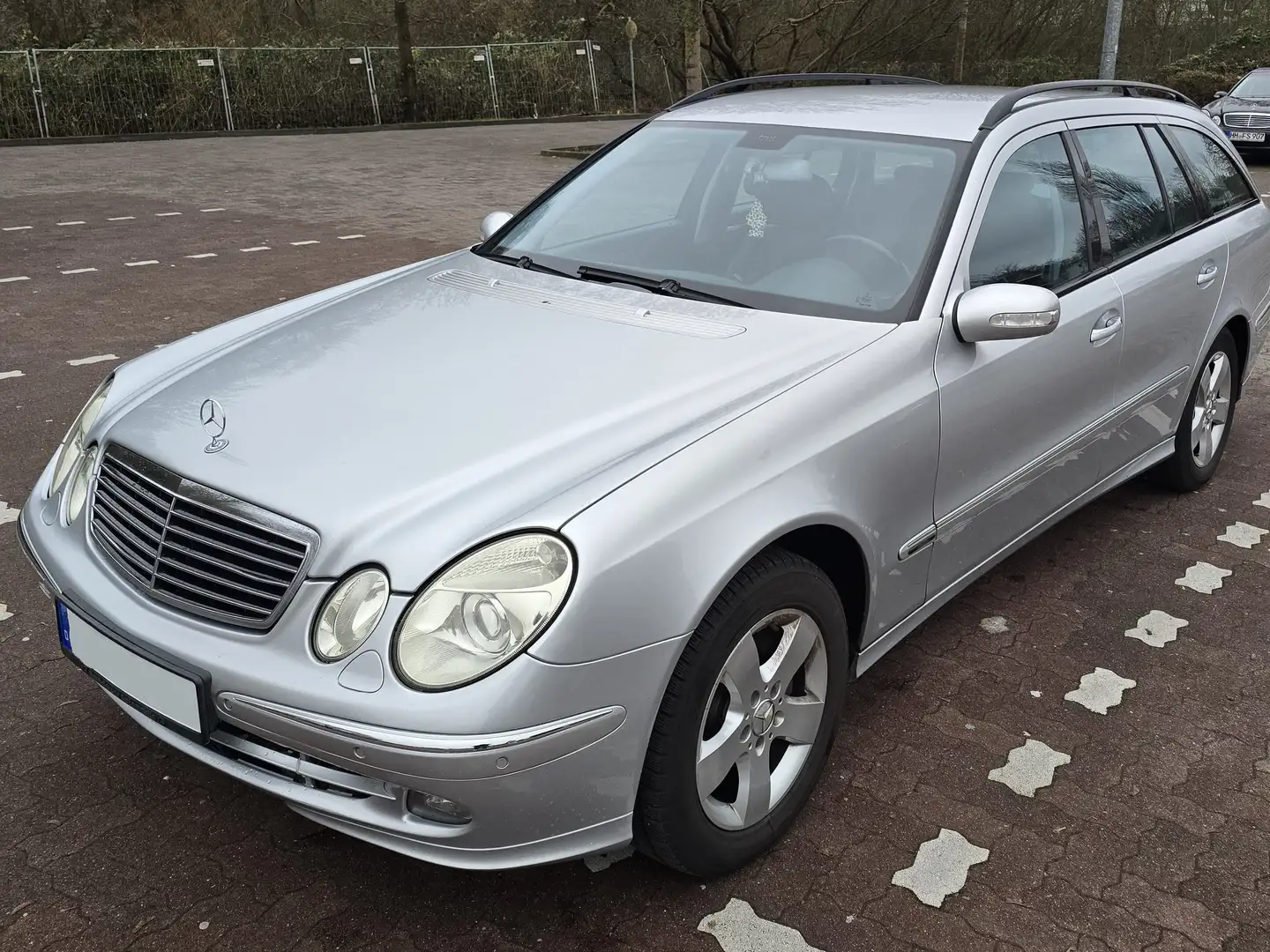 Mercedes-Benz E 320 T CDI 7G-TRONIC Avantgarde Argintiu - 1