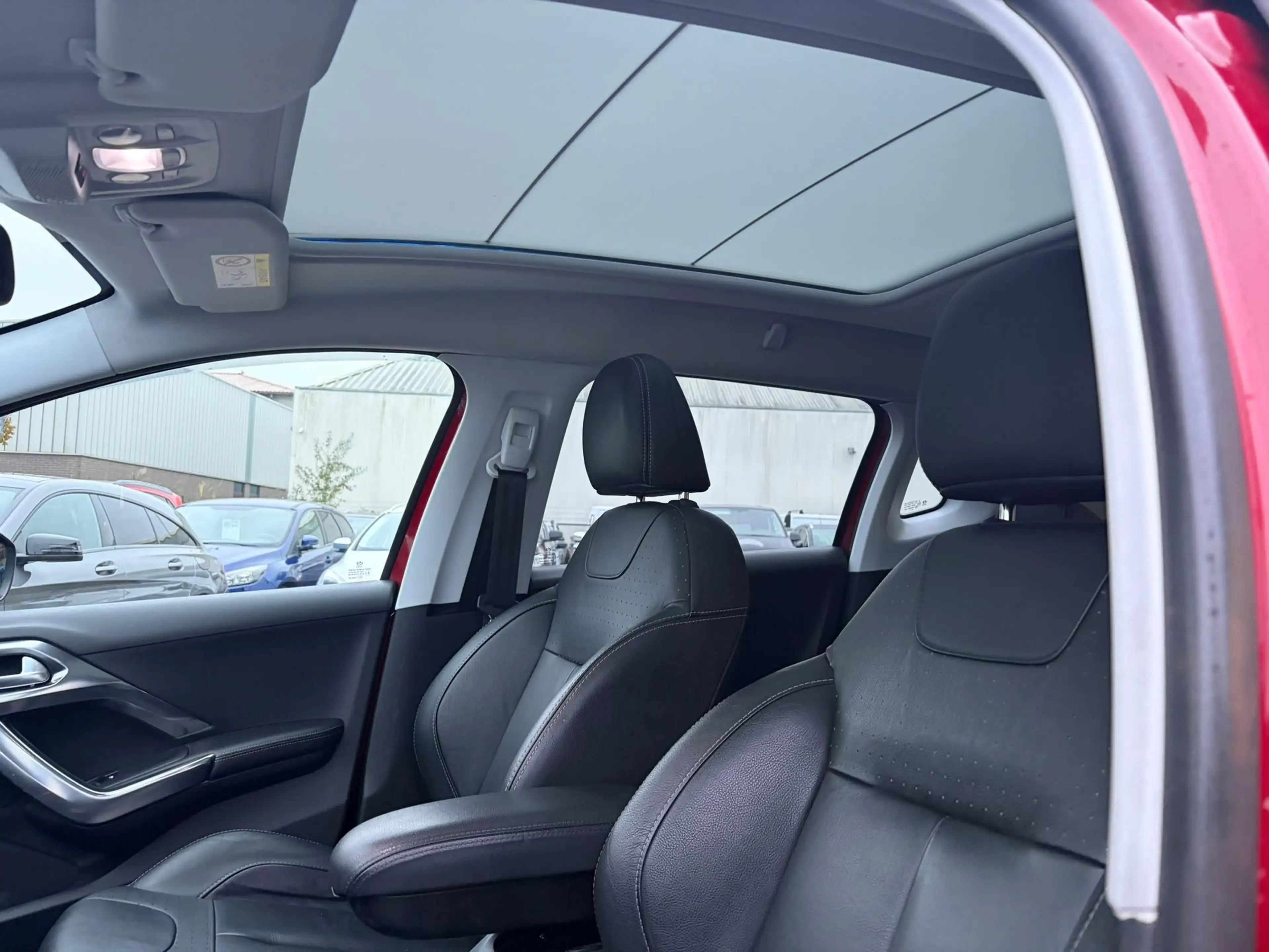 Peugeot 2008 1.2 PureTech Allure Automaat, incl nieuwe motor+di — photo 12