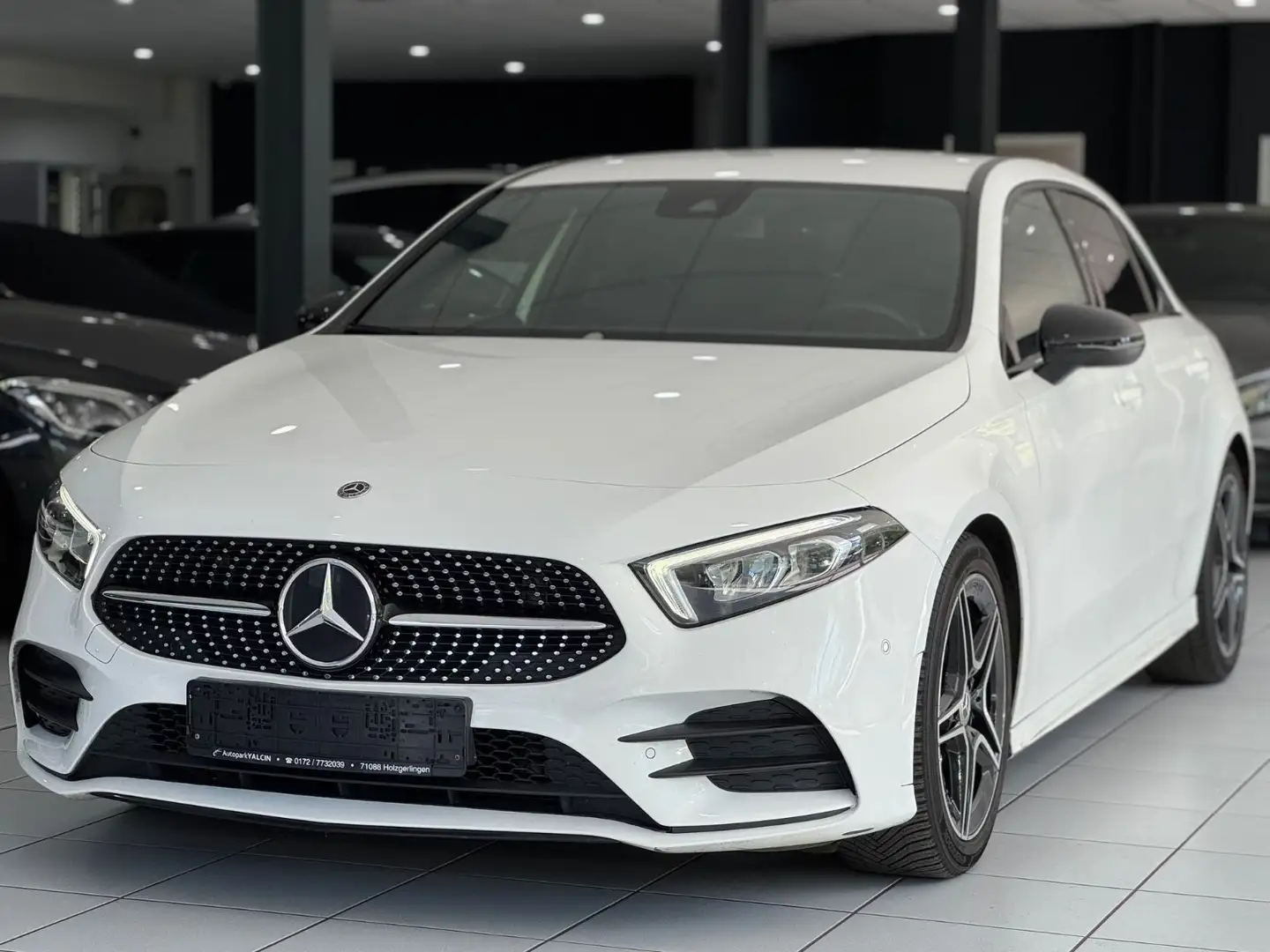 Mercedes-Benz A 180 9G-T *AMG-LINE*NIGHT*R-CAM*LED*WIDE+*NAVI* Weiß - 1