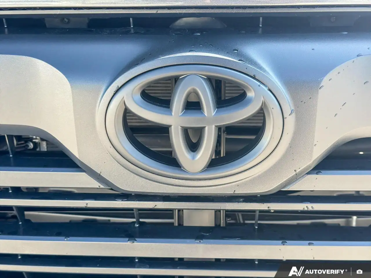 Toyota Tundra снимка Toyota Tundra