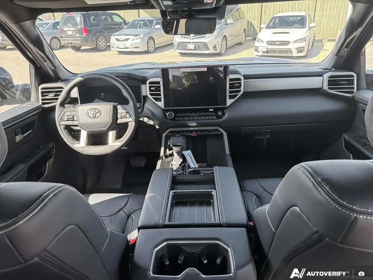 Toyota Tundra снимка Toyota Tundra