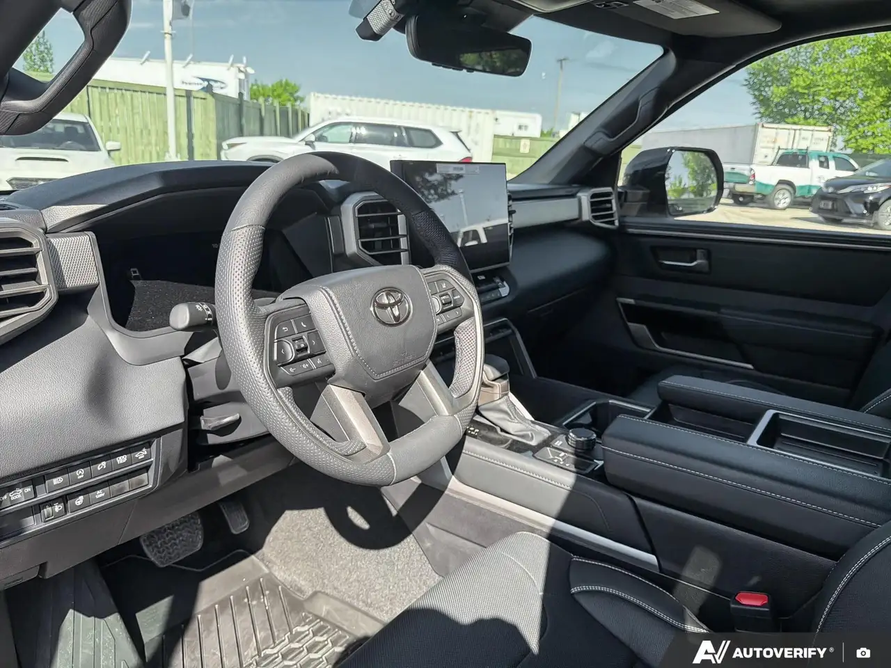 Toyota Tundra снимка Toyota Tundra
