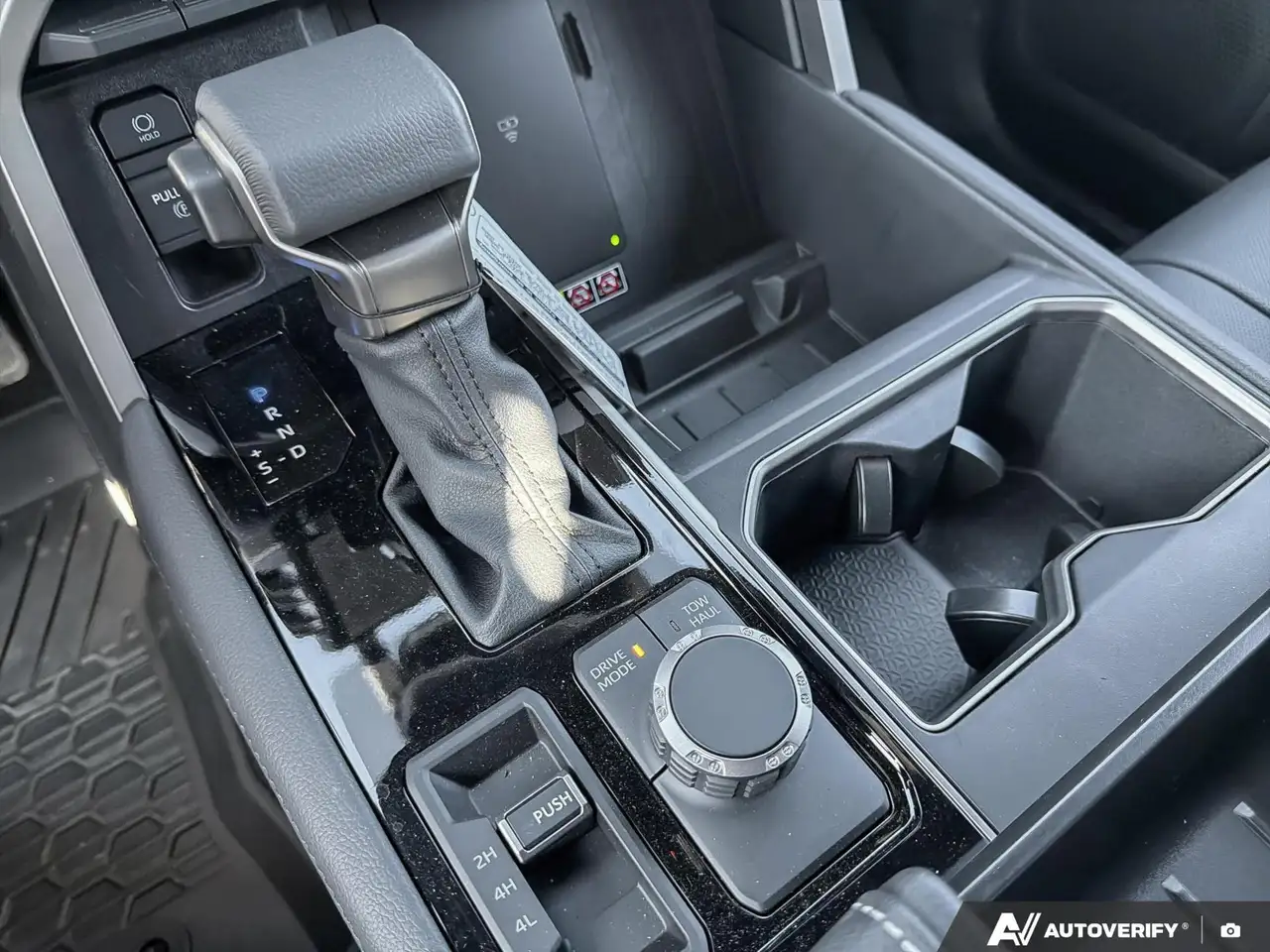 Toyota Tundra снимка Toyota Tundra