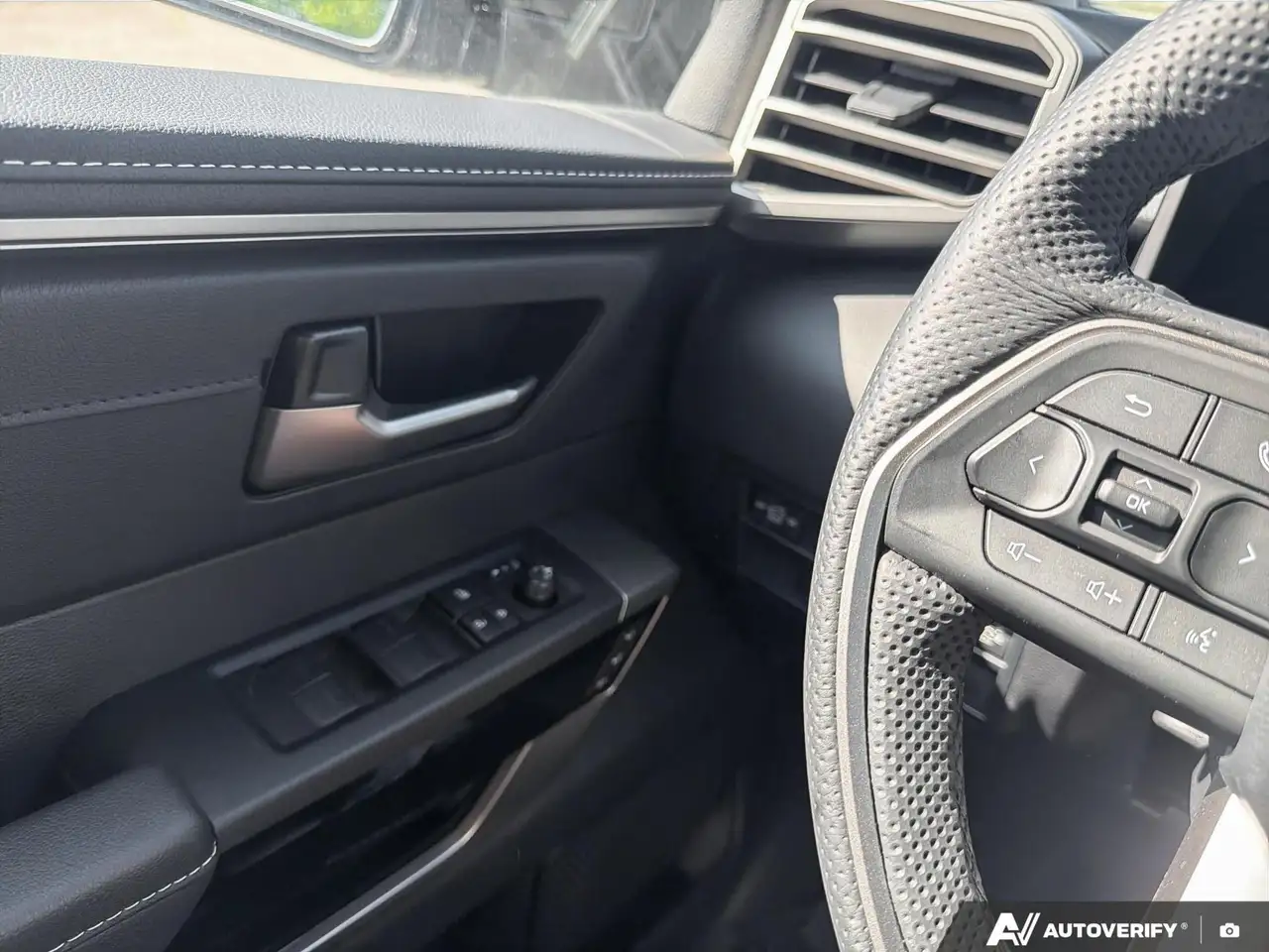 Toyota Tundra снимка Toyota Tundra
