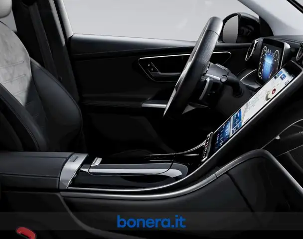 Mercedes-Benz GLC view 7