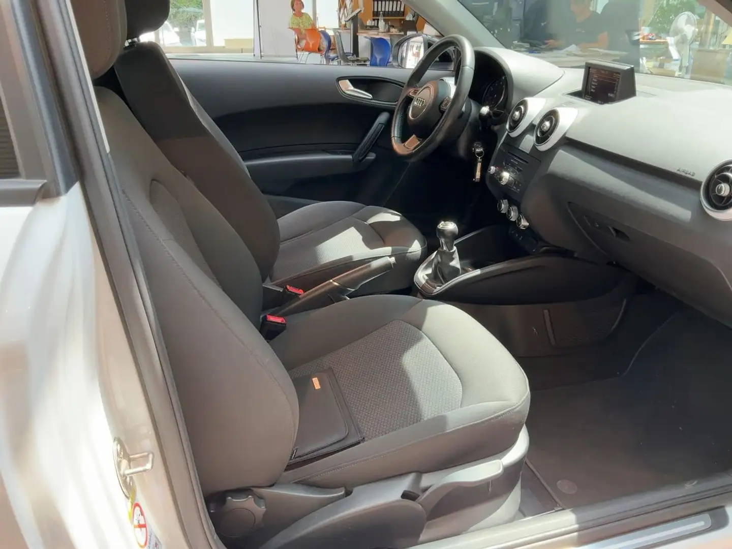 Audi A1 A1 1.2 TFSI Attraction Weiß - 2