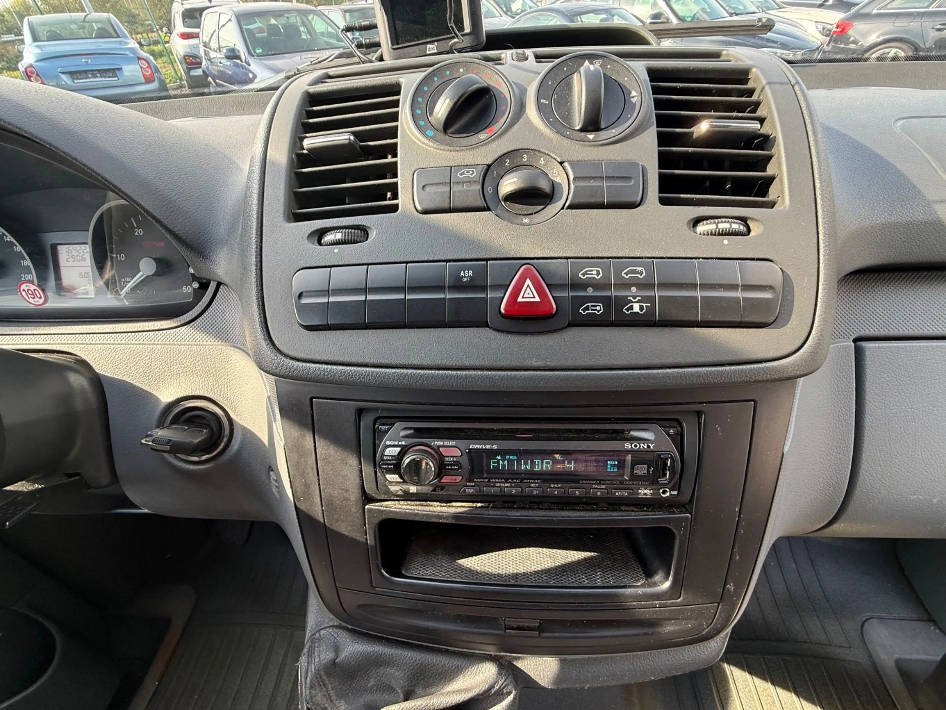 Mercedes-Benz Vito Kasten 111 CDI extralang — photo 11