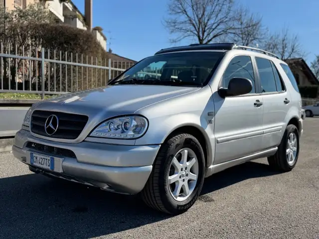 Mercedes-Benz ML 430 Classe ML 430 V8 4x4 GPL guida a destra