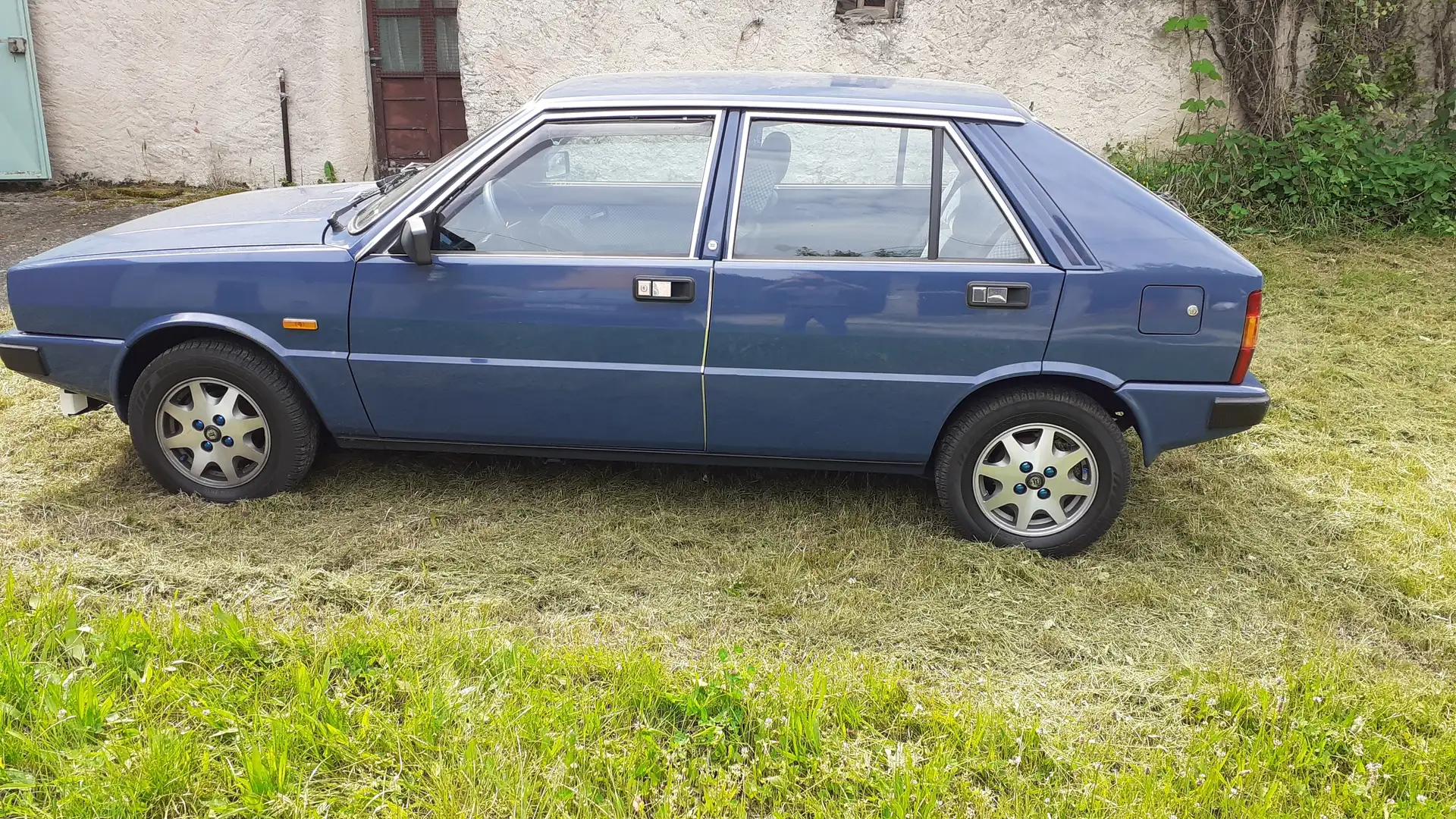 Lancia Delta Delta 1.5 Modrá - 1