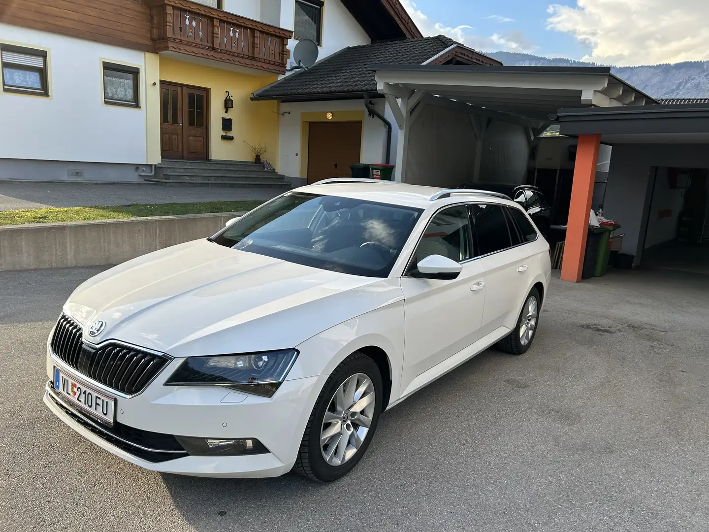 Skoda Superb Kombi 2,0 TDI Style DSG - 1