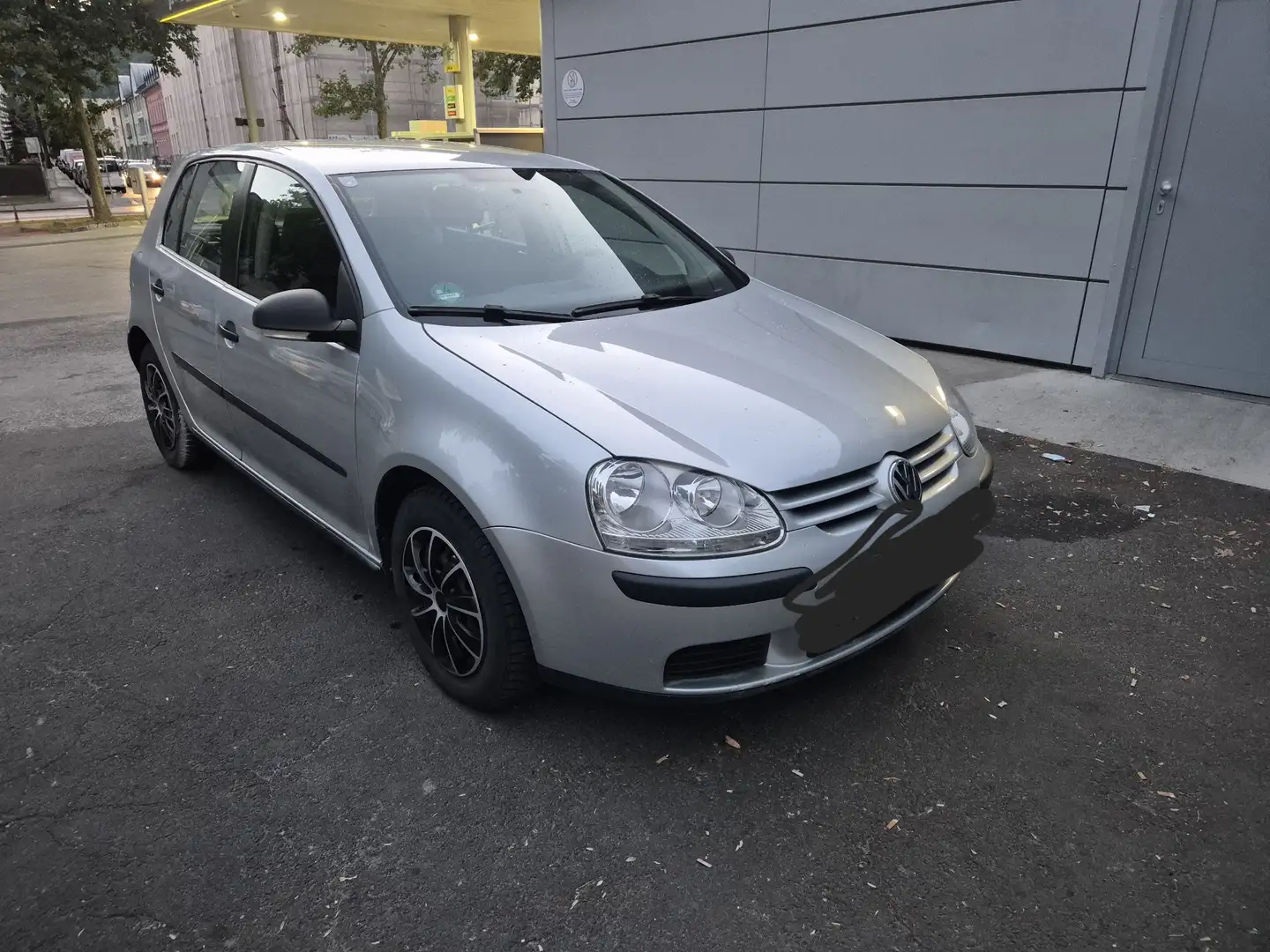 Volkswagen Golf Trendline 1,9 TDI 4MOTION - 1