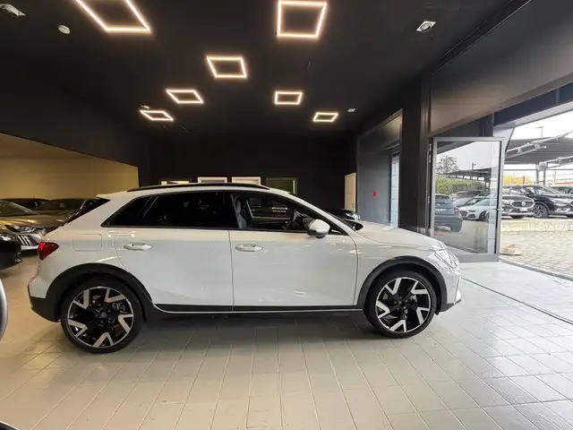Audi A3 view 9